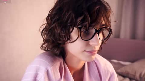 Thea online show from December 20, 6:26 pm