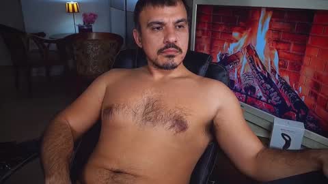 Snapshot of officeman7 chatting on December 7, 8:49 pm officeman7 online show from December 7, 8:49 pm