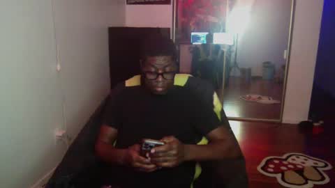 Snapshot of officialmoneyxxx chatting on December 7, 3:58 am Money online show from December 7, 3:58 am