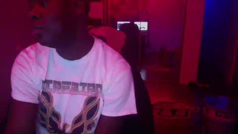 Snapshot of officialmoneyxxx chatting on December 19, 2:46 pm Money online show from December 19, 2:46 pm