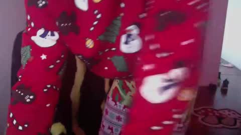 Snapshot of officialmoneyxxx chatting on December 25, 5:26 pm Money online show from December 25, 5:26 pm