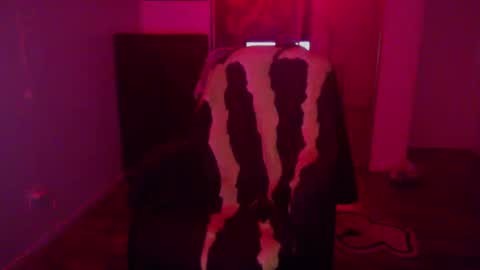 Snapshot of officialmoneyxxx chatting on January 14, 5:45 pm Money online show from January 14, 5:45 pm