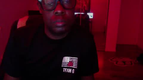 Snapshot of officialmoneyxxx chatting on October 6, 4:04 pm Money online show from October 6, 4:04 pm