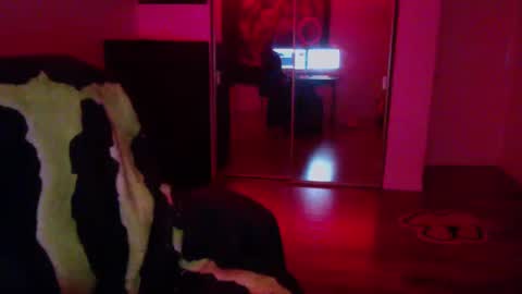 Snapshot of officialmoneyxxx chatting on October 7, 10:56 am Money online show from October 7, 10:56 am