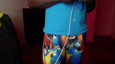 Snapshot of officialmoneyxxx chatting on October 14, 12:50 pm Money online show from October 14, 12:50 pm