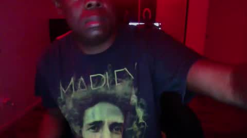 Snapshot of officialmoneyxxx chatting on October 18, 9:21 am Money online show from October 18, 9:21 am