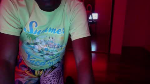 Snapshot of officialmoneyxxx chatting on October 19, 8:37 am Money online show from October 19, 8:37 am