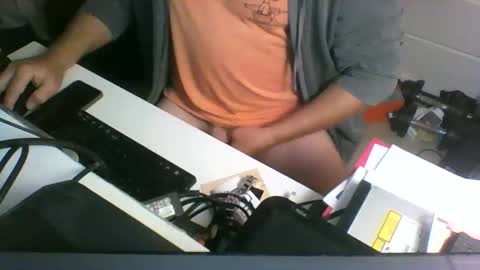 Snapshot of ofmtfs10 chatting on December 15, 2:43 pm ofmtfs10 online show from December 15, 2:43 pm