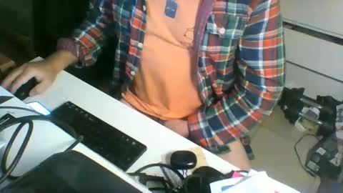 Snapshot of ofmtfs10 chatting on December 23, 1:36 am ofmtfs10 online show from December 23, 1:36 am