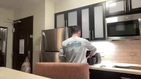 Snapshot of ofthatguy chatting on February 24, 3:48 am ofthatguy online show from February 24, 3:48 am