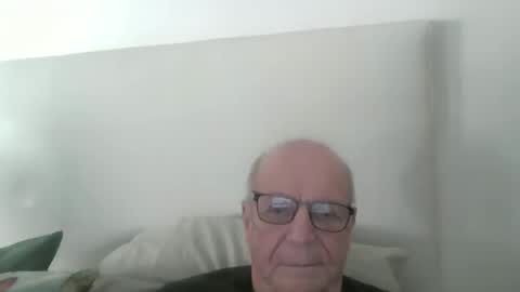Snapshot of oggi95 chatting on March 23, 3:16 pm oggi95 online show from March 23, 3:16 pm
