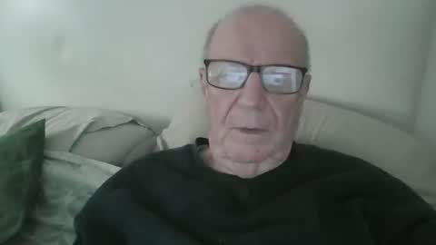 Snapshot of oggi95 chatting on March 26, 3:39 pm oggi95 online show from March 26, 3:39 pm