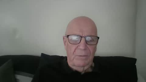 Snapshot of oggi95 chatting on April 9, 1:38 pm oggi95 online show from April 9, 1:38 pm