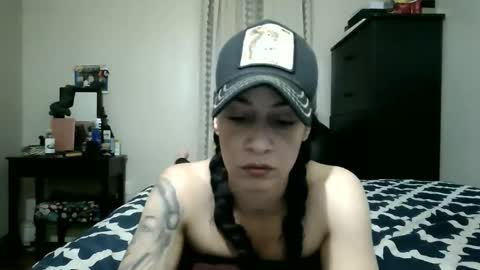Snapshot of oglitcouple chatting on January 9, 5:43 am Lit en Cama online show from January 9, 5:43 am