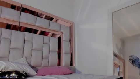 Holly  online show from March 19, 3:10 am