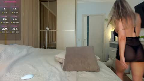 Julie online show from September 18, 6:26 am