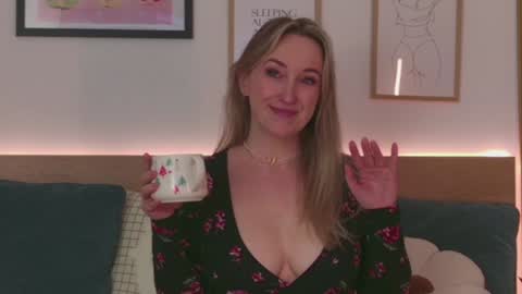 Snapshot of oh_kitty chatting on January 9, 11:36 am Kourtney online show from January 9, 11:36 am