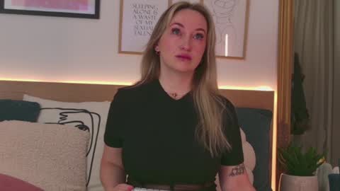 Snapshot of oh_kitty chatting on January 13, 4:39 am Kourtney online show from January 13, 4:39 am