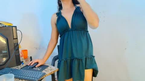 Snapshot of oh_tique chatting on May 4, 6:37 pm LU online show from May 4, 6:37 pm