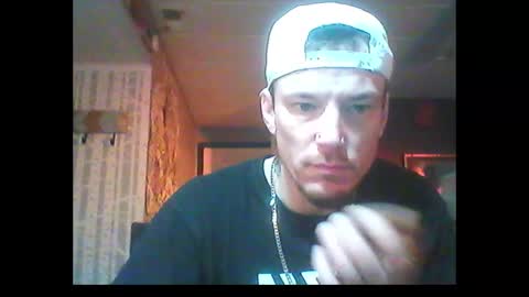Snapshot of oh_you_know69 chatting on January 2, 9:18 pm who dares  toss me some  tips lets have fun online show from January 2, 9:18 pm