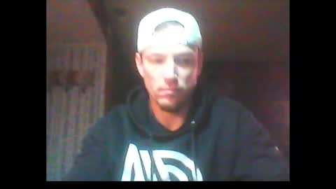 Snapshot of oh_you_know69 chatting on January 6, 2:26 am who dares  toss me some  tips lets have fun online show from January 6, 2:26 am