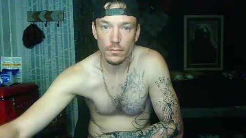 Snapshot of oh_you_know69 chatting on September 24, 11:46 am who dares  toss me some  tips lets have fun online show from September 24, 11:46 am