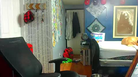 Snapshot of oh_you_know69 chatting on October 1, 12:38 am who dares  toss me some  tips lets have fun online show from October 1, 12:38 am