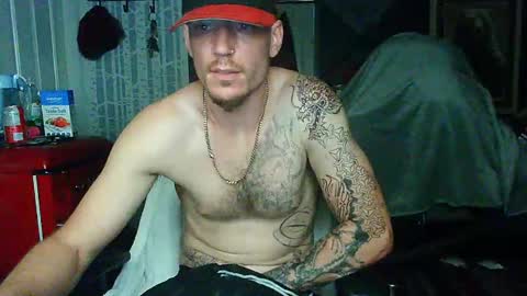 Snapshot of oh_you_know69 chatting on October 2, 7:15 am who dares  toss me some  tips lets have fun online show from October 2, 7:15 am