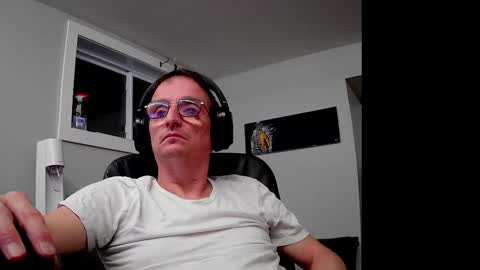 Snapshot of ohbitt chatting on October 8, 4:32 am ohbitt online show from October 8, 4:32 am