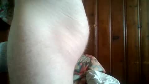 Snapshot of ohboywelli chatting on April 3, 4:49 pm ohboywelli online show from April 3, 4:49 pm