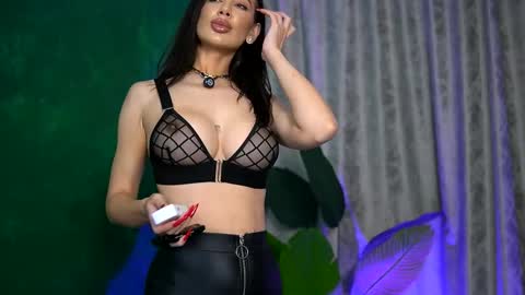 Julia online show from October 16, 4:02 am