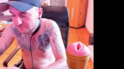 Snapshot of ohihoe92 chatting on June 20, 8:28 am Chris online show from June 20, 8:28 am