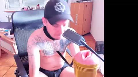 Snapshot of ohihoe92 chatting on July 20, 7:44 am Chris online show from July 20, 7:44 am