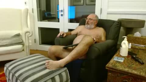 Snapshot of ohjonny55 chatting on April 23, 2:19 pm Ohjonny online show from April 23, 2:19 pm