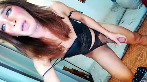 Snapshot of ohlalasamanthaxxx143 chatting on May 8, 6:35 pm IM CHIE DONT FORGET TO FOLLOW ME MAKE ME SMILE HERE THUMB UP FOR 25TOK online show from May 8, 6:35 pm