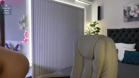 Emma online show from October 1, 1:33 am