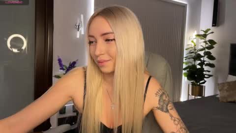 Emma online show from January 14, 1:22 am