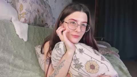 Snapshot of ohmygoddestkimmy chatting on March 8, 1:47 am Kmmy online show from March 8, 1:47 am