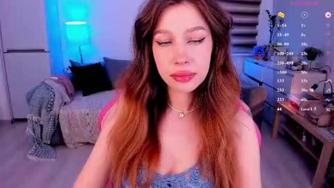 Snapshot of ohmymiami_ chatting on March 7, 6:38 pm Light online show from March 7, 6:38 pm
