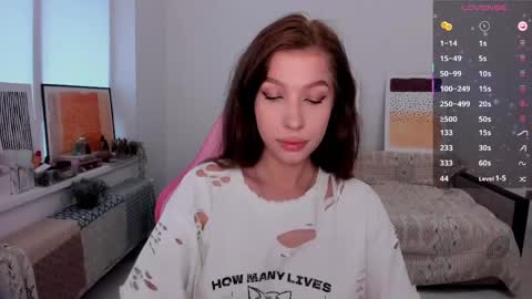 Snapshot of ohmymiami_ chatting on May 15, 4:03 pm Light online show from May 15, 4:03 pm