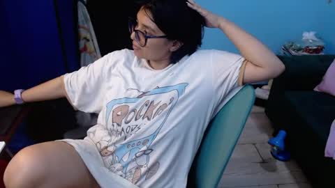 ohmysqueak online show from July 17, 12:28 am