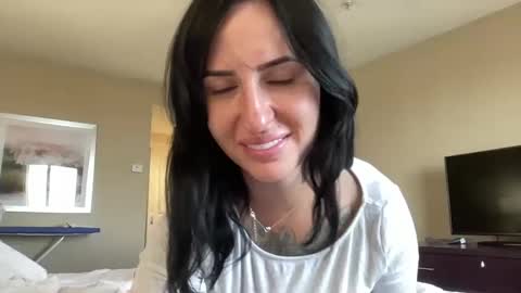 Snapshot of ohrileyxo chatting on October 8, 2:47 pm riley online show from October 8, 2:47 pm