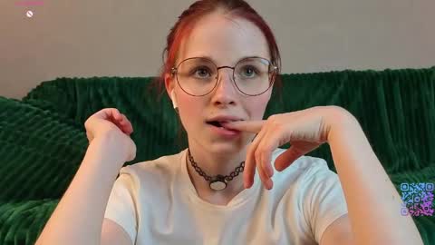 Yumi online show from April 3, 6:06 pm