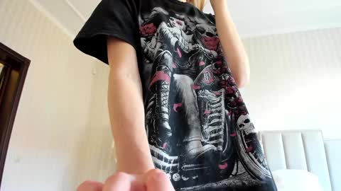            Welcome to my fans page  online show from September 17, 11:45 am