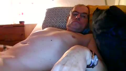 Snapshot of olbert167 chatting on December 17, 10:32 pm olbert167 online show from December 17, 10:32 pm