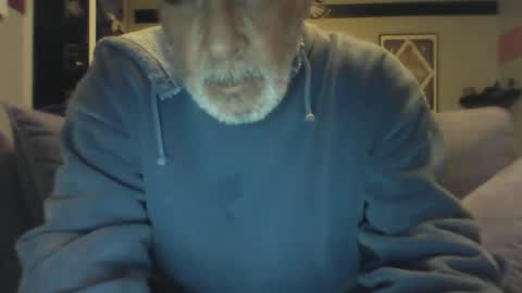 Snapshot of old_bald63 chatting on December 31, 11:20 am old_bald63 online show from December 31, 11:20 am