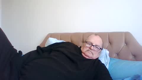 old_fkr online show from March 6, 11:36 am