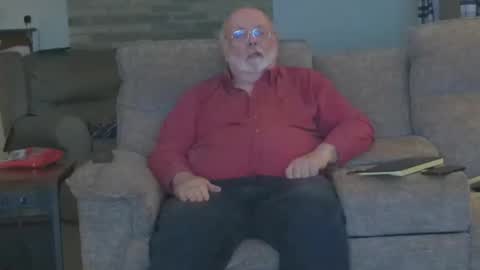 old_guy111 online show from March 2, 1:52 am