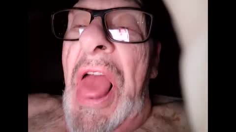 oldaddy2 online show from November 2, 11:45 am