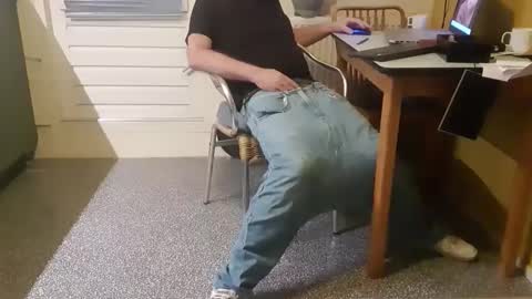 Snapshot of oldersagger chatting on January 1, 3:35 pm oldersagger online show from January 1, 3:35 pm